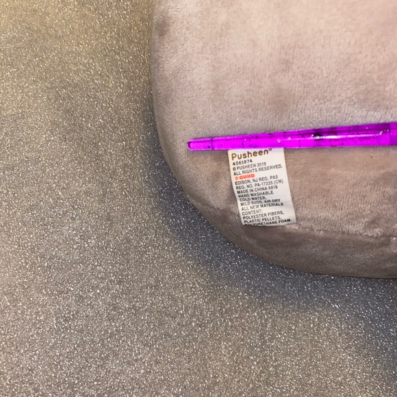 Pusheen ice cream sundae parlor vendor plush Claire’s exclusive - Picture 9 of 9